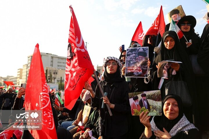 تشییع رهبر شهید
