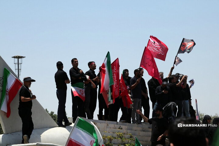 تشییع پیکر رهبر شهید در تهران ۱