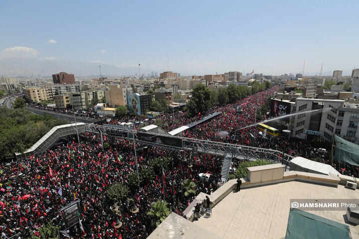 تشییع پیکر رهبر شهید در تهران