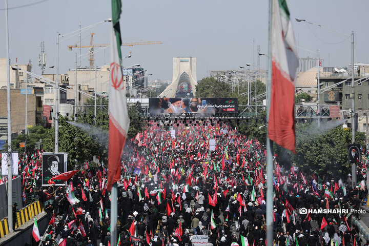 تشییع پیکر رهبر شهید در تهران