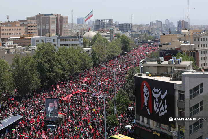 تشییع پیکر رهبر شهید در تهران