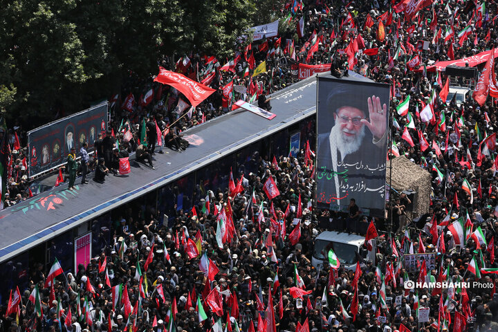 تشییع پیکر رهبر شهید در تهران