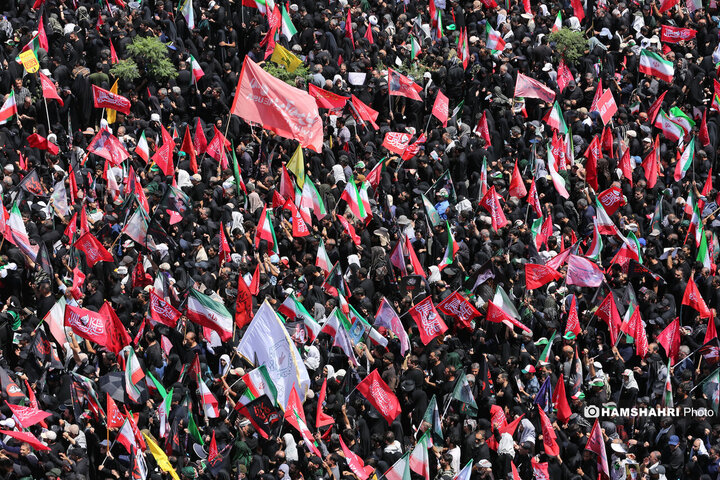 تشییع پیکر رهبر شهید در تهران