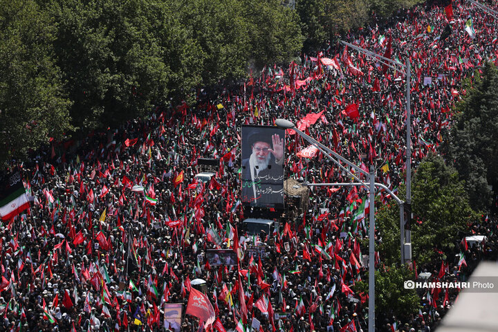 تشییع پیکر رهبر شهید در تهران