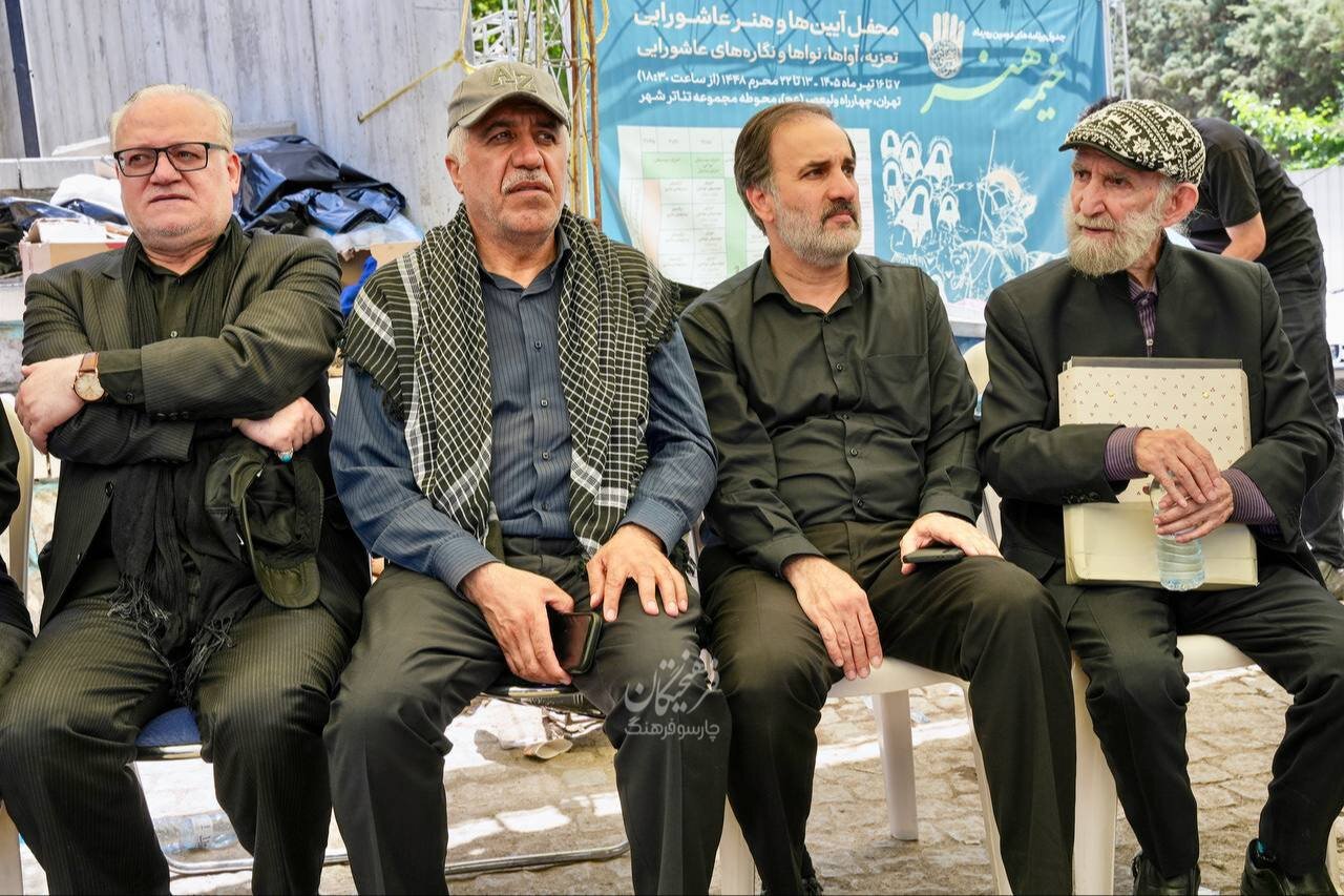 وحید شمسایی و جمعی از هنرمندان در مراسم تشییع رهبر شهید+ تصاویر