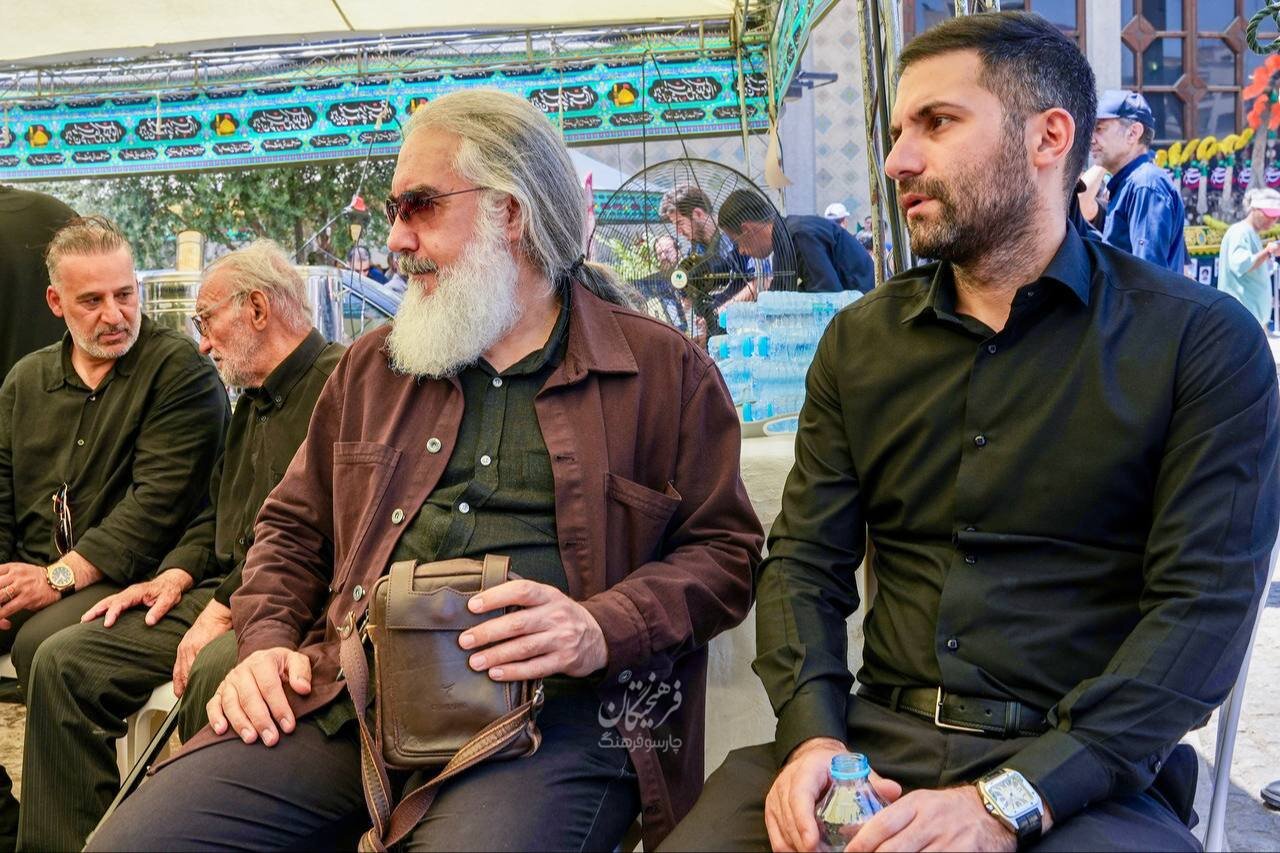 وحید شمسایی و جمعی از هنرمندان در مراسم تشییع رهبر شهید+ تصاویر