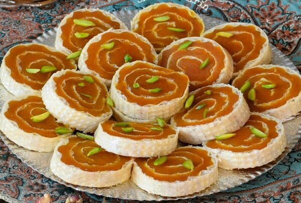 تاکنون با شیرخشک حلوا پختهاید؟