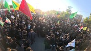 اهتزاز پرچم «قوموا للّه» با عکسی از امام شهید در نجف