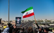 جوانان کربلا مسیر پیکر قائد شهید امت را گلباران کردند | ببینید