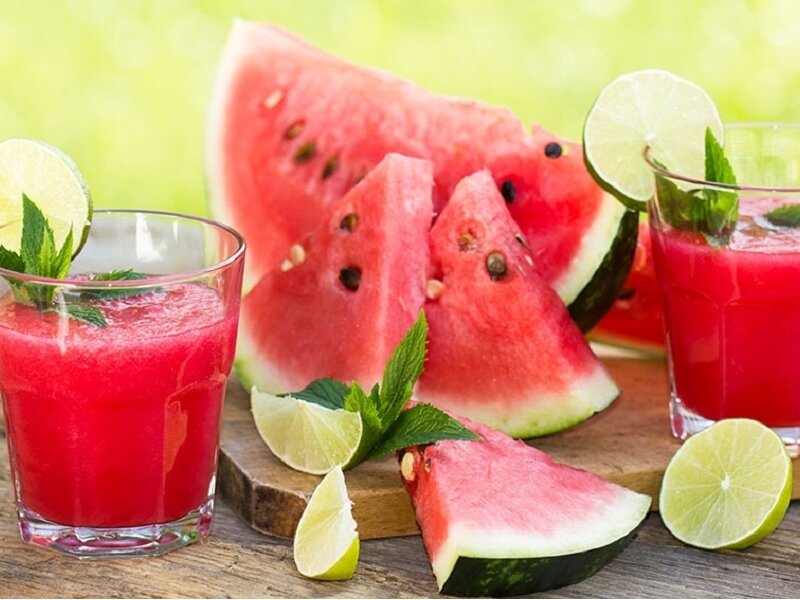 بهترین نوشیدنی طبیعی روزهای داغ؛ کم‌کالری و مناسب برای کاهش وزن