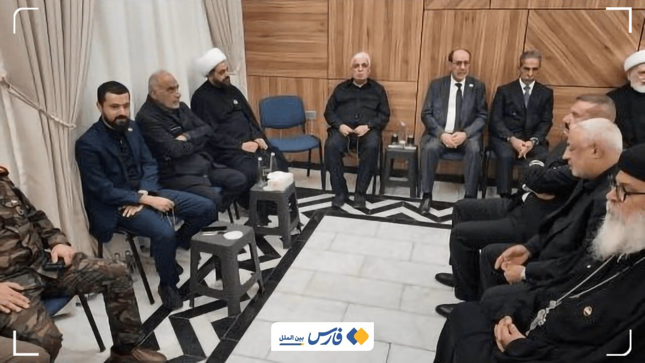 حضور پرتعداد مقامات عراق در مراسم تشییع امام شهید در نجف + تصاویر