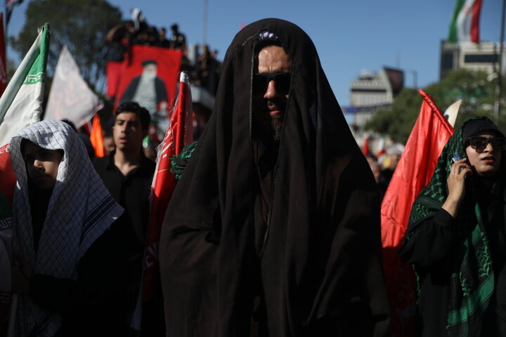 تشییع پیکر رهبر شهید در مشهد