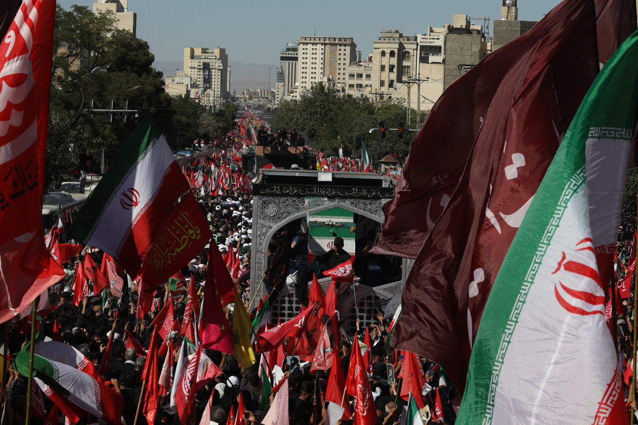 شییع پیکر رهبر شهید در مشهد