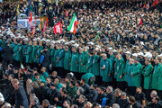 تصاویری از اقامه نماز بر پیکر مطهر رهبر شهید انقلاب در حرم مطهر رضوی