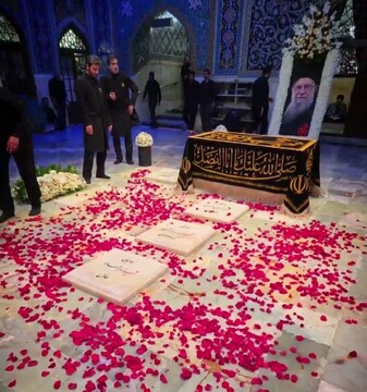اولین تصویر از مزار مطهر رهبر شهید در حرم رضوی منتشر شد