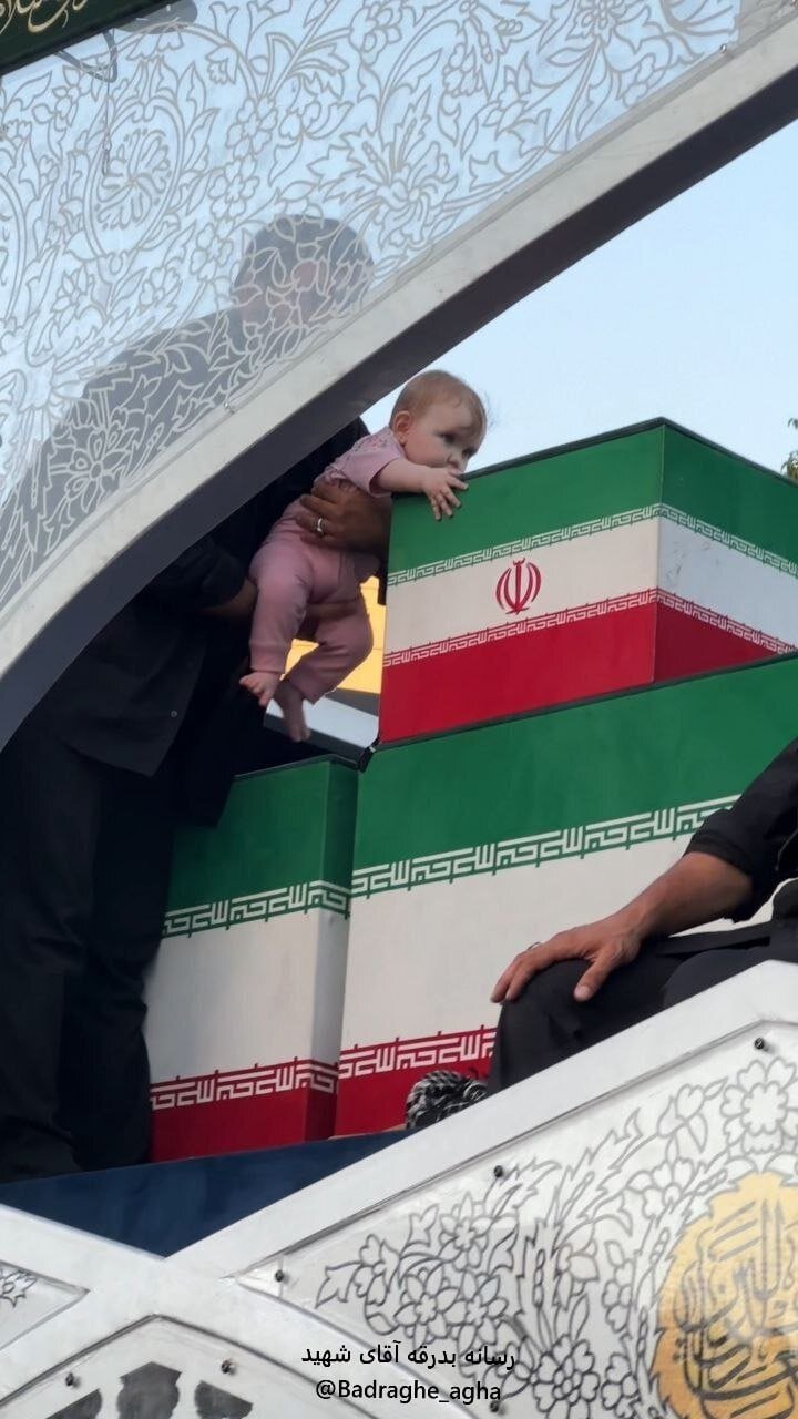 نوزادی که به زیارت زهرای ۱۴ ماهه رفت