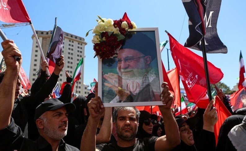 وداع آخر در آغوش هشتمین خورشید