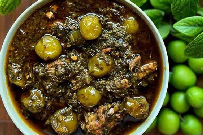با شنیدن نام این خورشت دهانتان آب می افتد چه برسد به خوردنش !