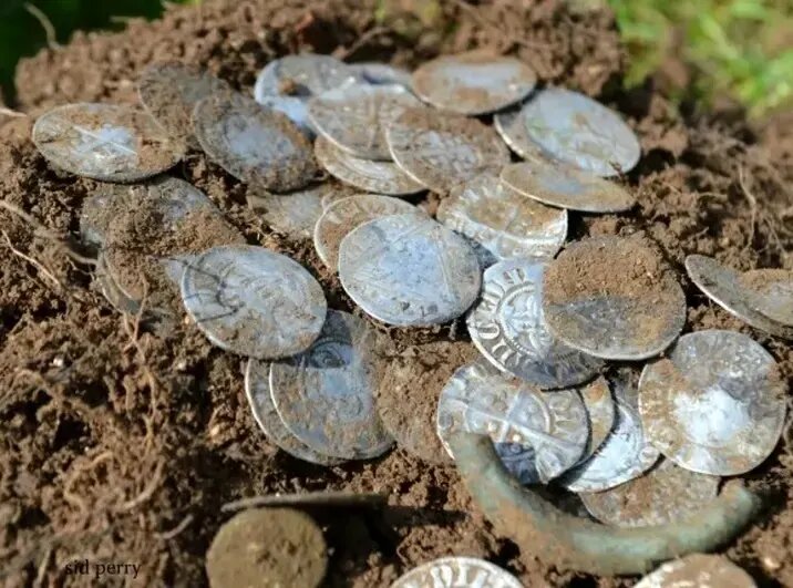 از یک تفریح ساده تا کشف گنجینهای از دوران طاعون! | عکس