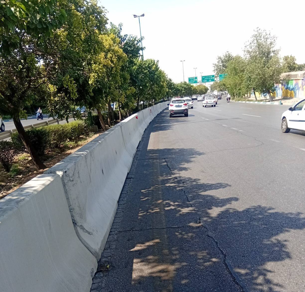 چه خبر از مناطق؟ / از مرمت ضربه گیر بزرگراه ها تا نصب سیستم آبیاری قطره ای در پایتخت