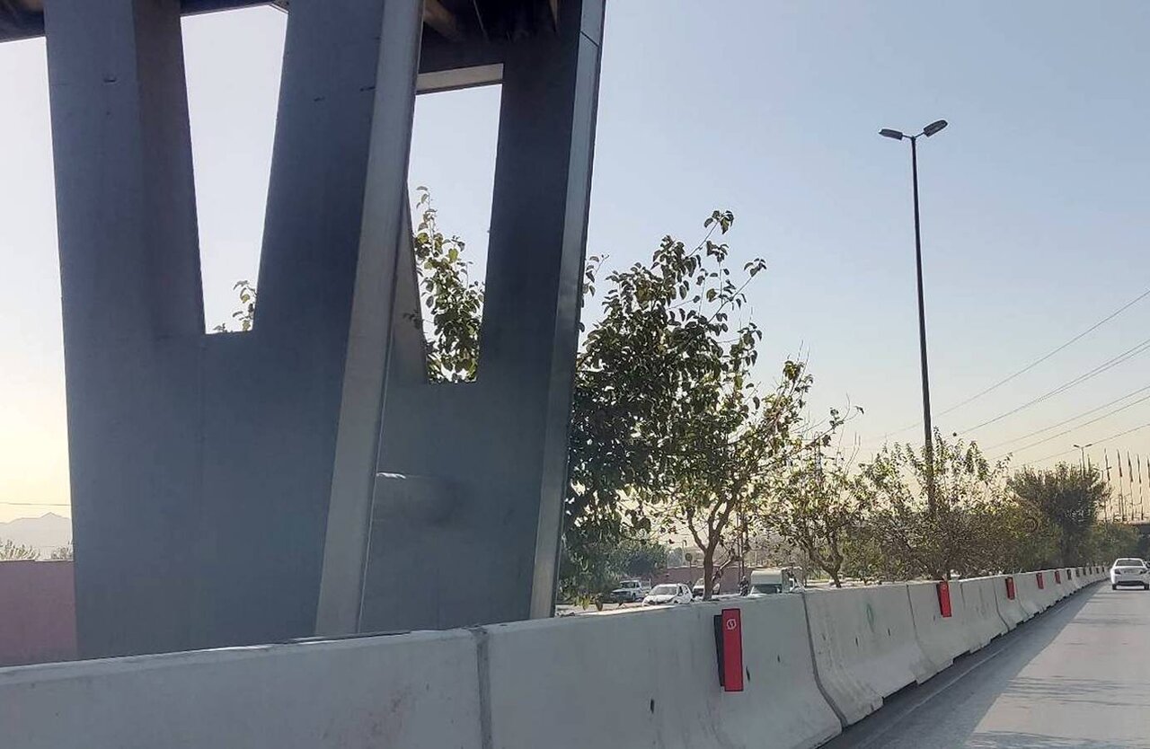 چه خبر از مناطق؟ / از مرمت ضربه گیر بزرگراه ها تا نصب سیستم آبیاری قطره ای در پایتخت