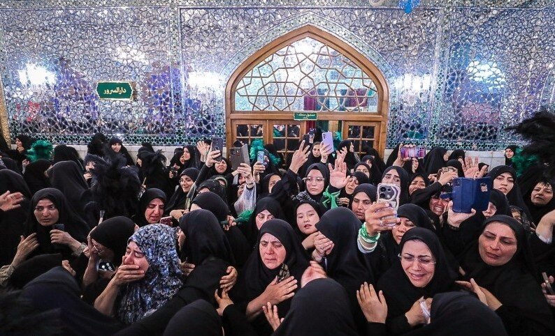همسایه خورشید | گزارش تصویری از حضور میلیونی زائران در رواق دارالذکر حرم رضوی