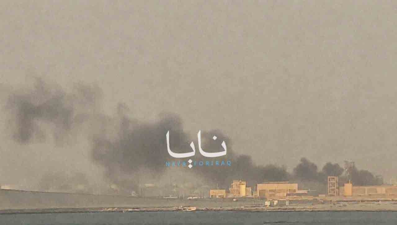 همشهری آنلاین &#۸۲۱۱; بلند شدن دود از پایگاه آمریکا در بحرین، پس از حملات ایران