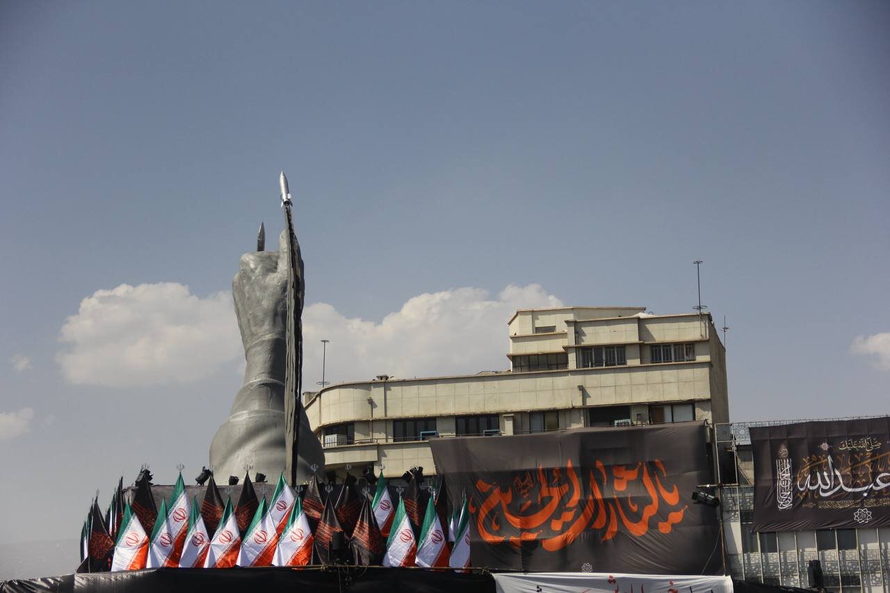 میدان انقلاب
