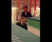 ویدئوی شعرخوانی در هواپیمای حامل پیکر رهبر شهید؛ ببینید