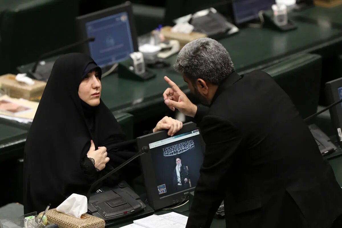 نمایندگان زن در اولین نشست علنی مجلس پس از جنگ | تصاویر
