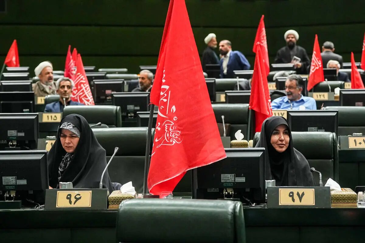 نمایندگان زن در اولین نشست علنی مجلس پس از جنگ | تصاویر