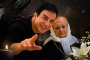 بازیگرانی که برای وداع با پیکر مادر عمو پورنگ آمدند | ببینید
