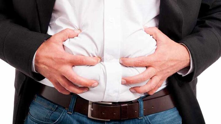 چرا این‌قدر نفخ می‌کنید؟؛ ۱۰ علت پنهان افزایش گاز روده