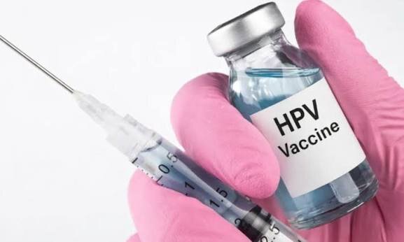 چرا ورود واکسن HPV به برنامه ملی واکسیناسیون اهمیت دارد؟ | بازار سیاه واکسن HPV سلامت مردم را تهدید میکند