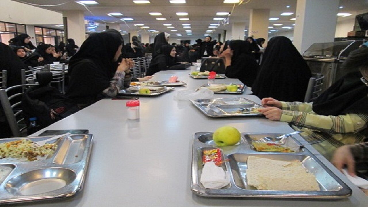 کیف پول جای سلف را می‌گیرد؟ | نگرانی دانشجوها از طرح جدید غذای دانشگاه‌ها