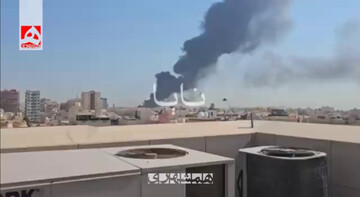 دود غلیظ آسمان کویت را فرا گرفت؛ این ویدئو پس از حملات ایران منتشر شد