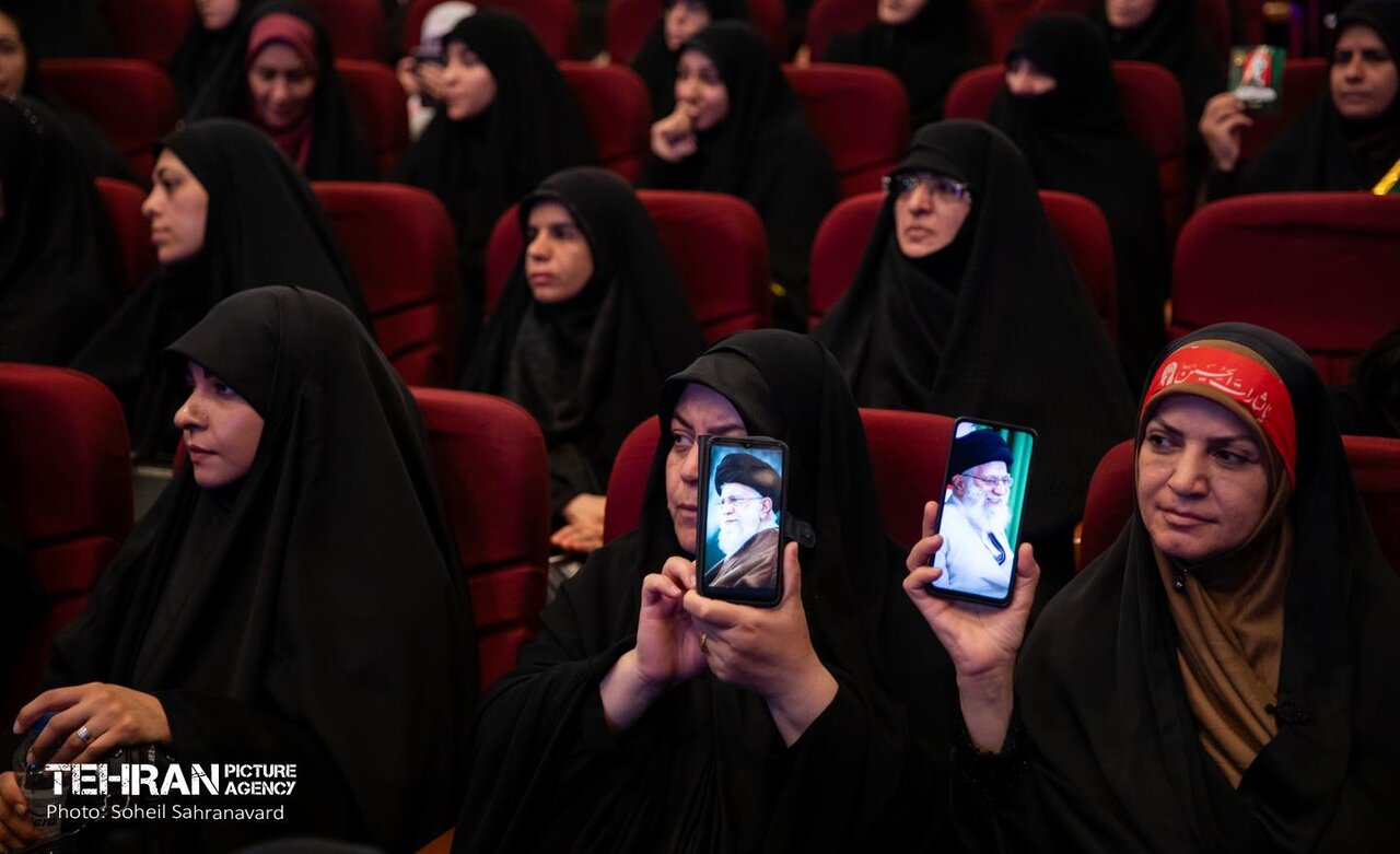 تجلیل از بانوان