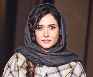 بازی پسر نوجوان پریناز ایزدیار در فیلم «زن و بچه»