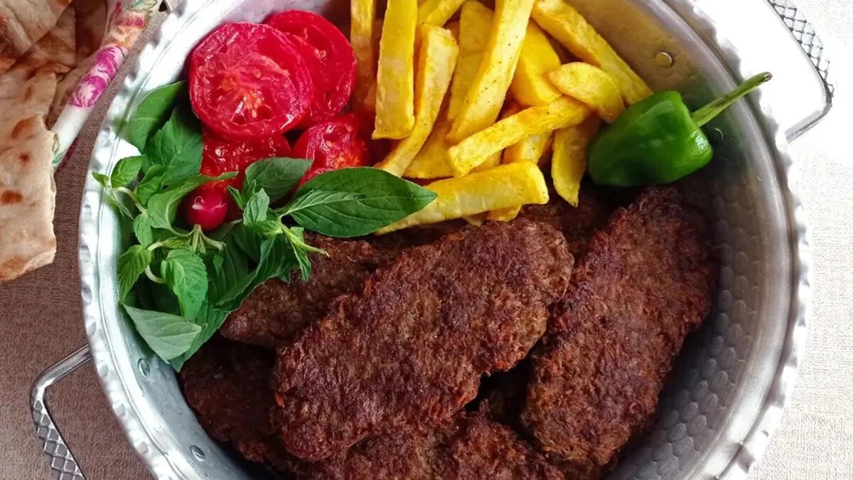 چرا کتلت وا میرود؟؛ ۹ راز کتلت ترد و خوشمزه آشپزهای حرفهای + روش تهیه کتلک ایرانی پسند