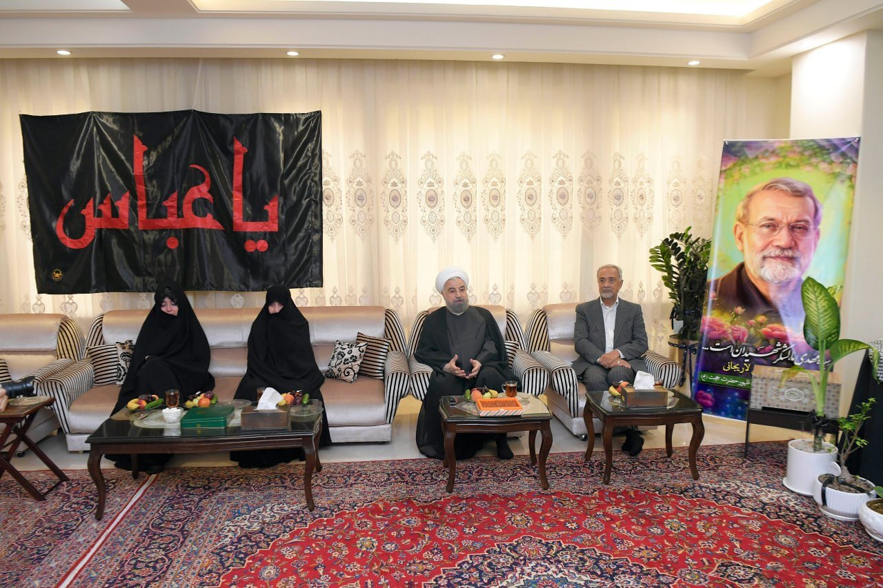 دیدار صمیمانه حسن روحانی با خانواده شهید لاریجانی + تصاویری از یادگاری های شهید لاریجانی