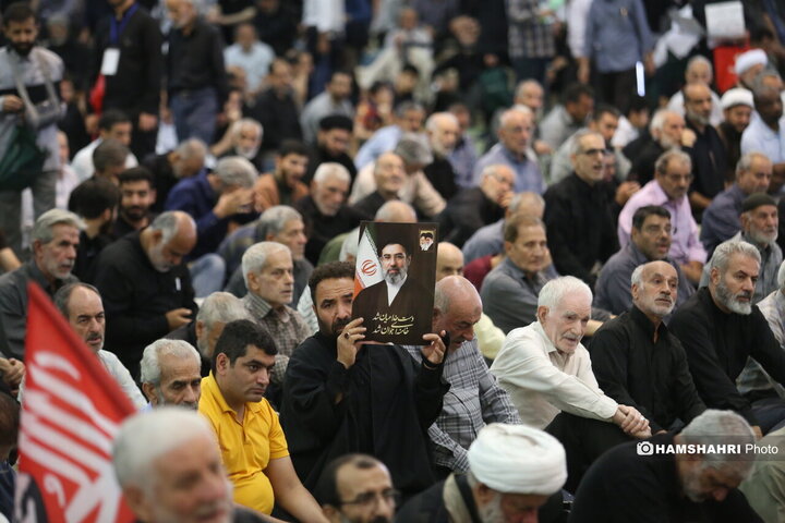 نماز جمعه تهران به امامت آیت‌الله خاتمی اقامه شد
