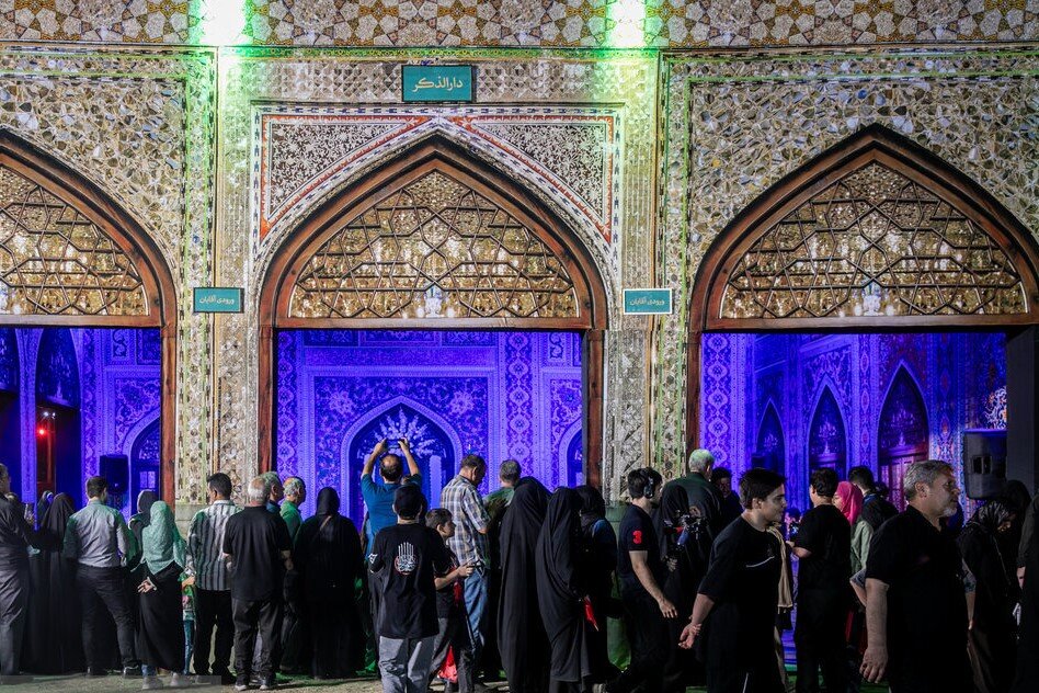 رونمایی از نماد رواق دارالذکر در میدان آزادی تهران | ویدئو