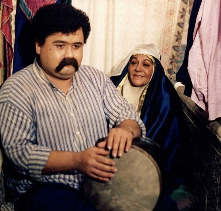 توصیف علی حاتمی از اکبر عبدی: طفل شیرین سینما | بازیگری با انعطافی بی‌بدیل