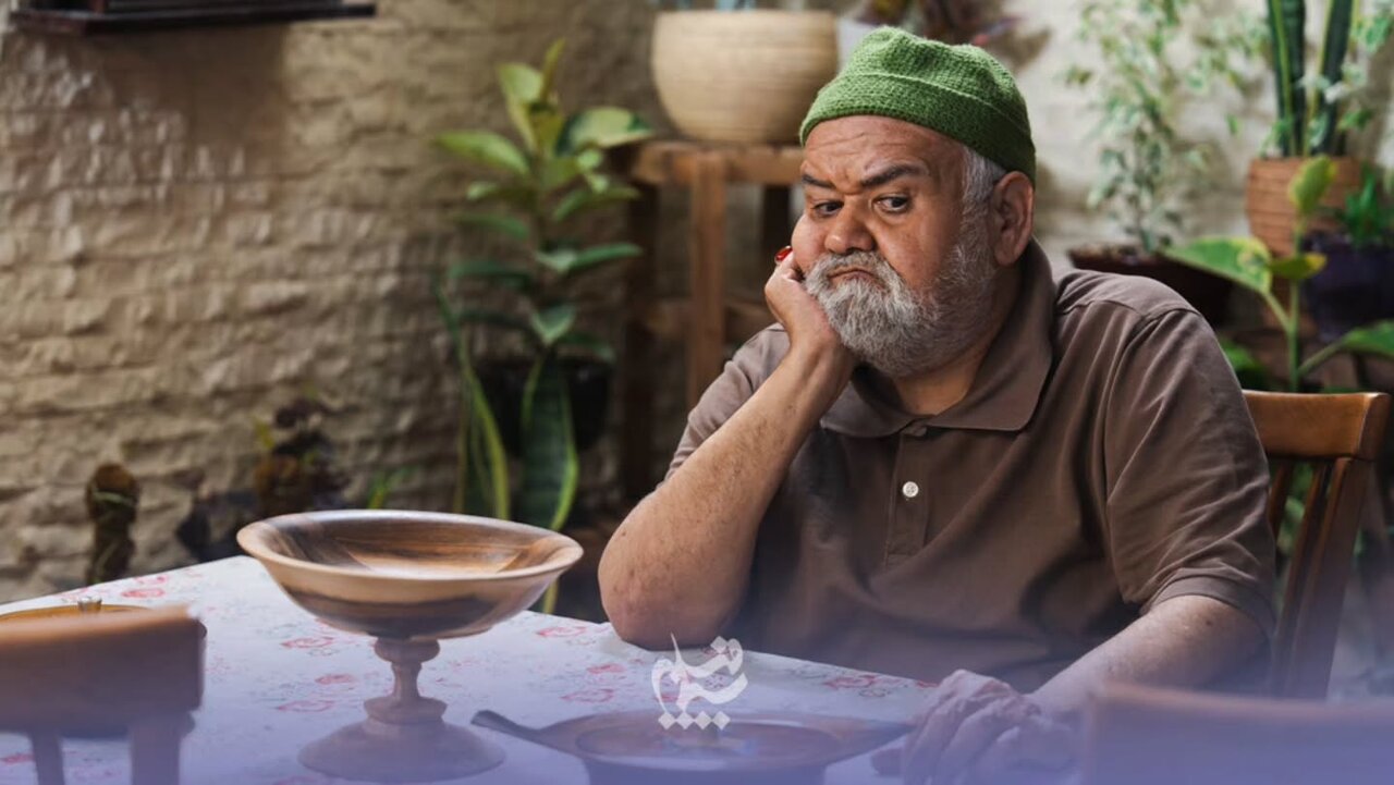 تصاویر تازه منتشر شده‌ اکبر عبدی در یک سریال جدید تلویزیونی