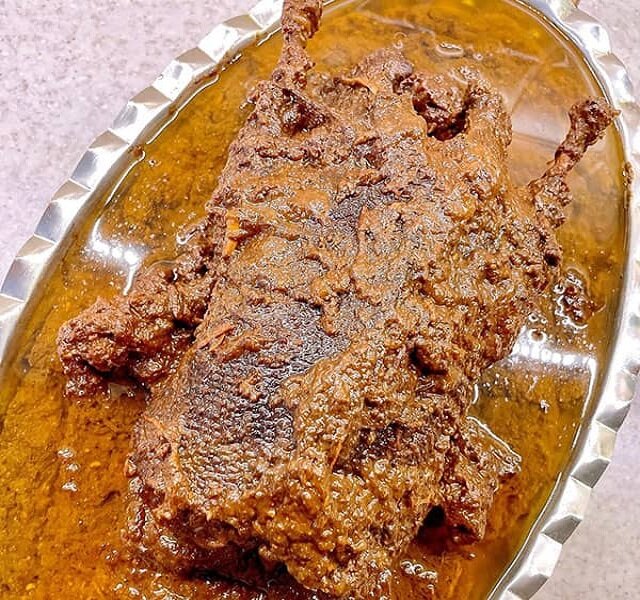 فسنجان اردک؛ غذایی که شما را یکراست به کودکی و عروسی های روستایی گیلان می برد