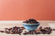چگونه کشمش را تمیز کنیم؟ | نحوه درست شستن و تمیز کردن کشمش در خانه