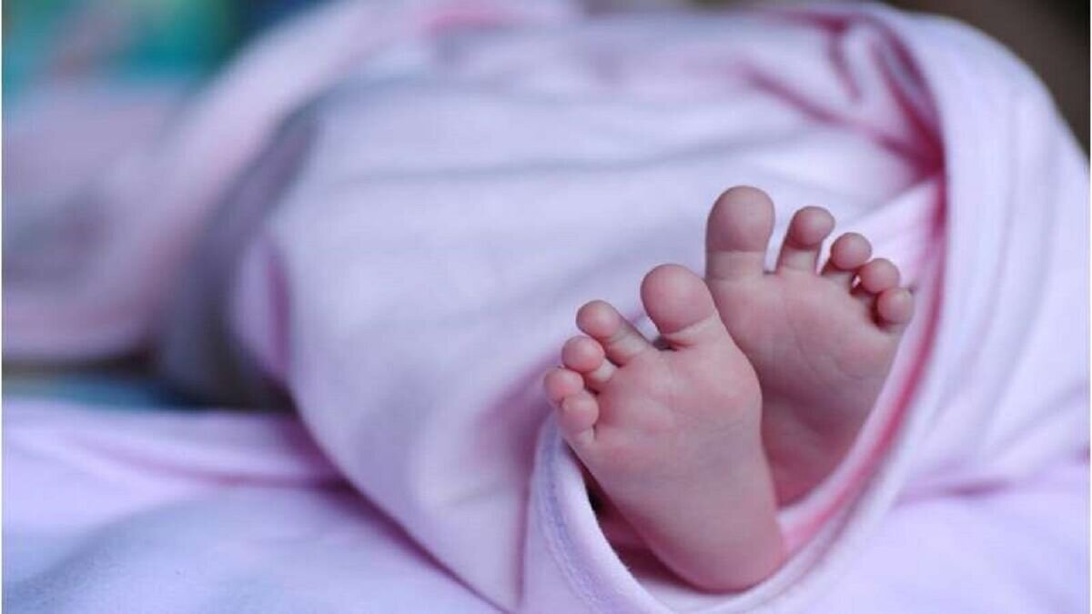 حاشیه‌های بخش زایمان در رندترین روز تقویم | رندبازی به تاریخ تولد رسید
