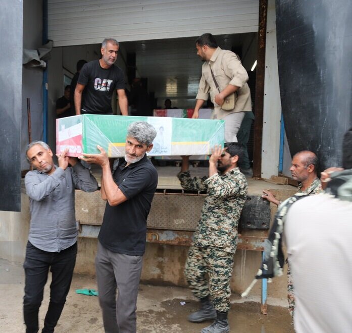 نخستین گفتگو با گروه تفحص مدرسه میناب | کفن‌ها را کوچکتر از قد یک کودک‌ می‌بردیم | نمی‌دانستیم از پیدا کردن تکه‌های بدن خوشحال شویم یا ناراحت!