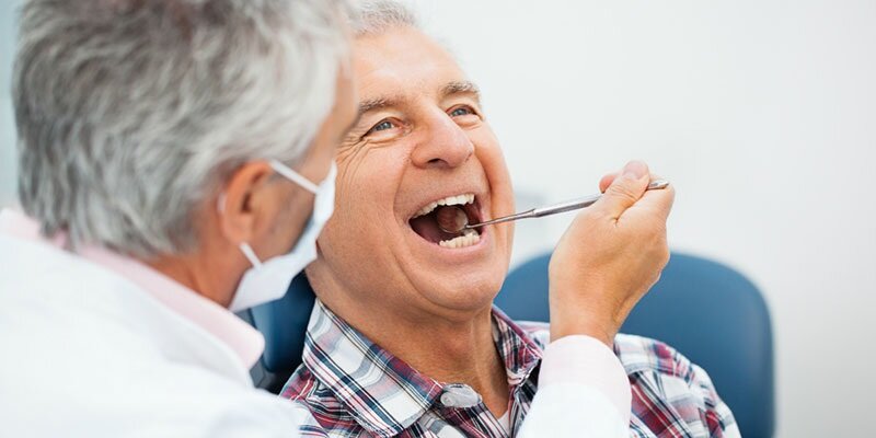 یک باور غلط درباره دندانهای سالمندان؛ فرسودگی دندانها طبیعی نیست!