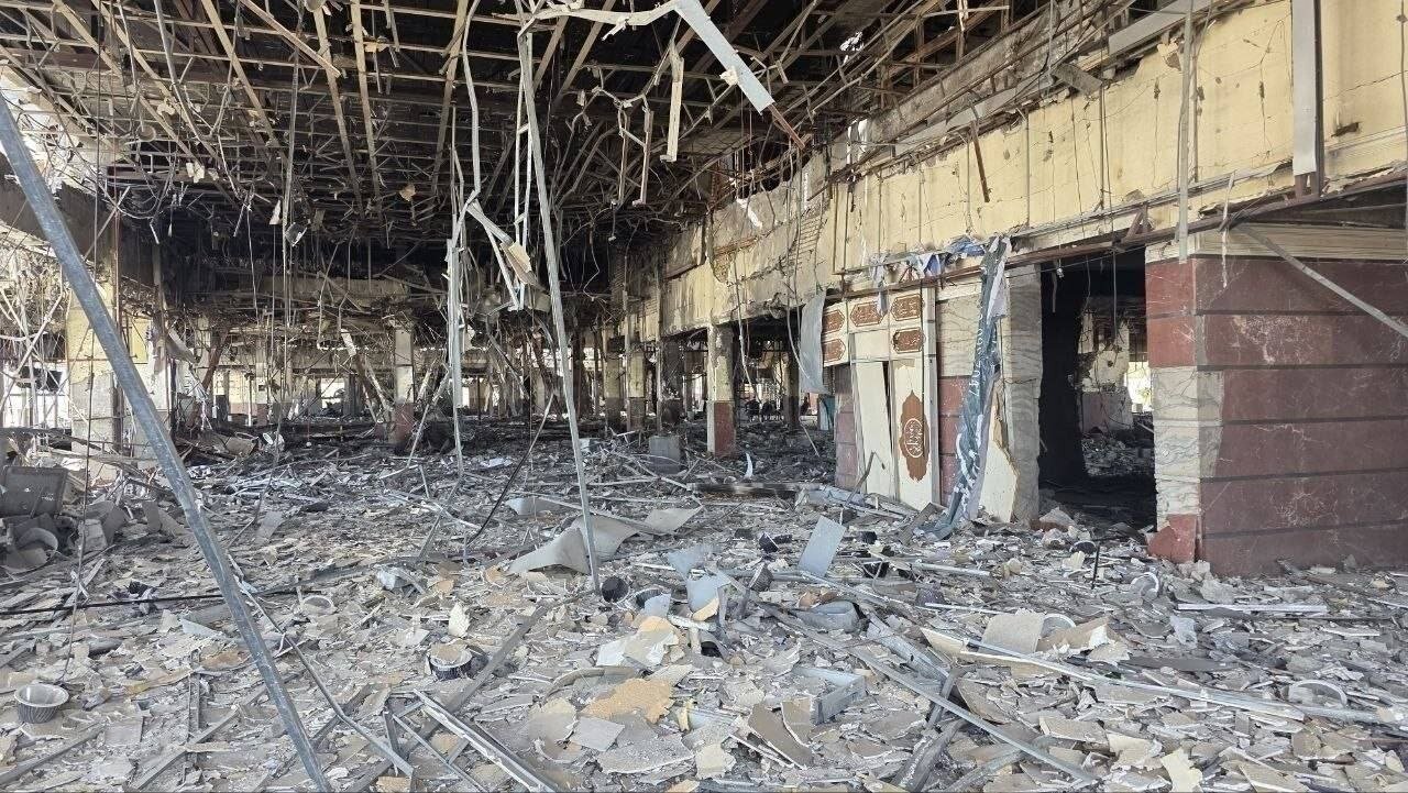 تصاویر جدید از فرودگاه بوشهر؛ هواپیمایی که فقط دم آن باقی مانده است ؛ ببینید
